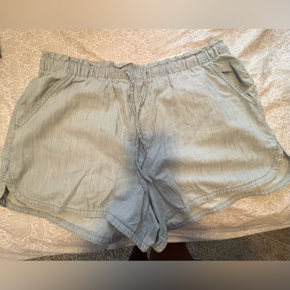 American eagle striped shorts